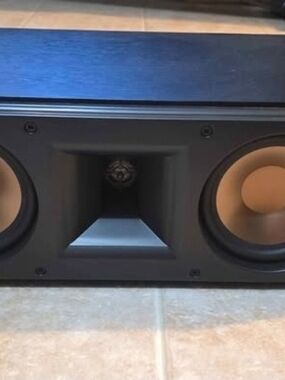 Klipsch RC-500 Center Channel Speaker (Mint Condition)